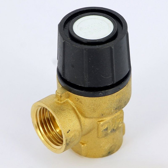 Предохранительный клапан EMMETI ВВ 1/2" 2,5 bar. С нестандартной регулировкой Предохранительный клапан EMMETI ВВ 1/2" 2,5 bar. С нестандартной регулировкой